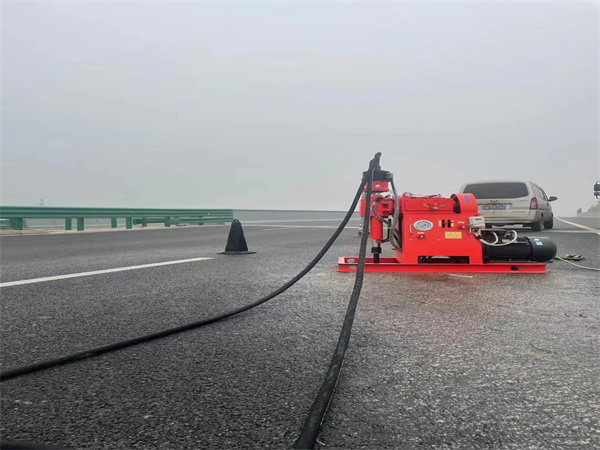 富宁马路路基路面开裂下沉注浆加固灌浆