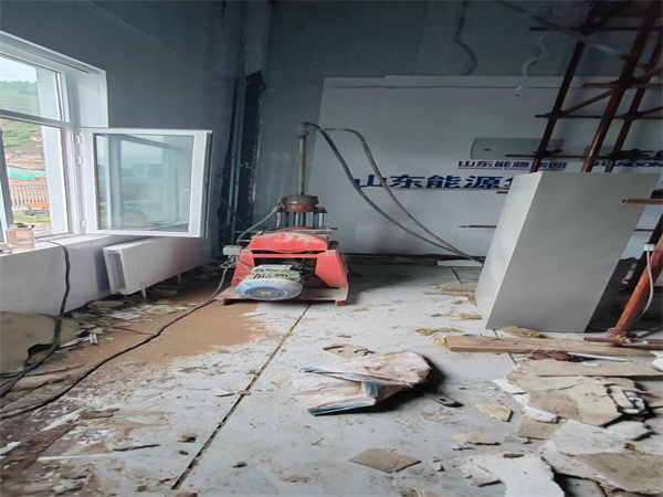 富宁地基基础下沉墙体裂缝加固注浆顶升施工